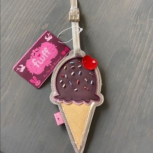 Fluff ice cream 🍦 brand new luggage tag!